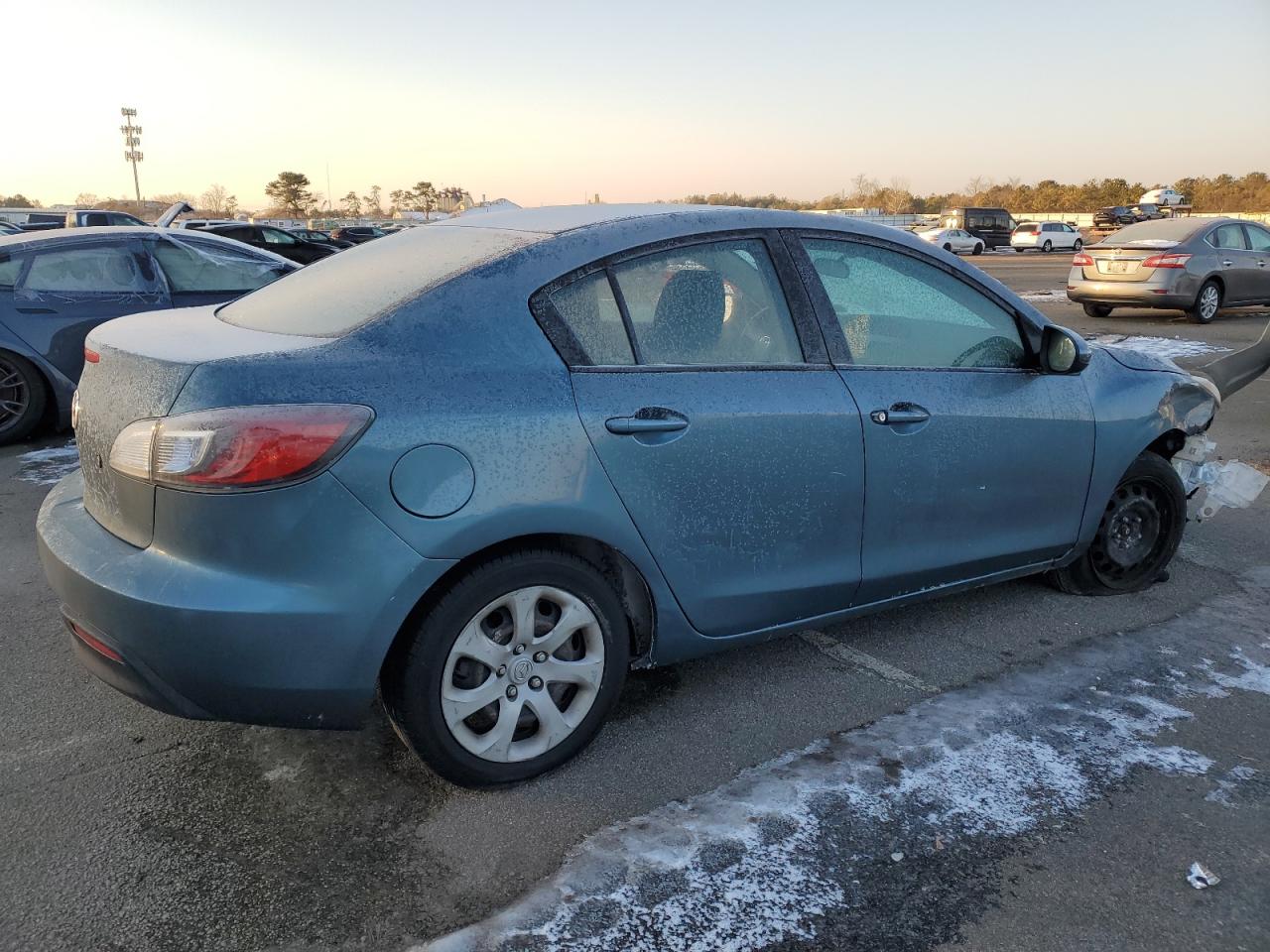 2011 Mazda 3 - Image 3