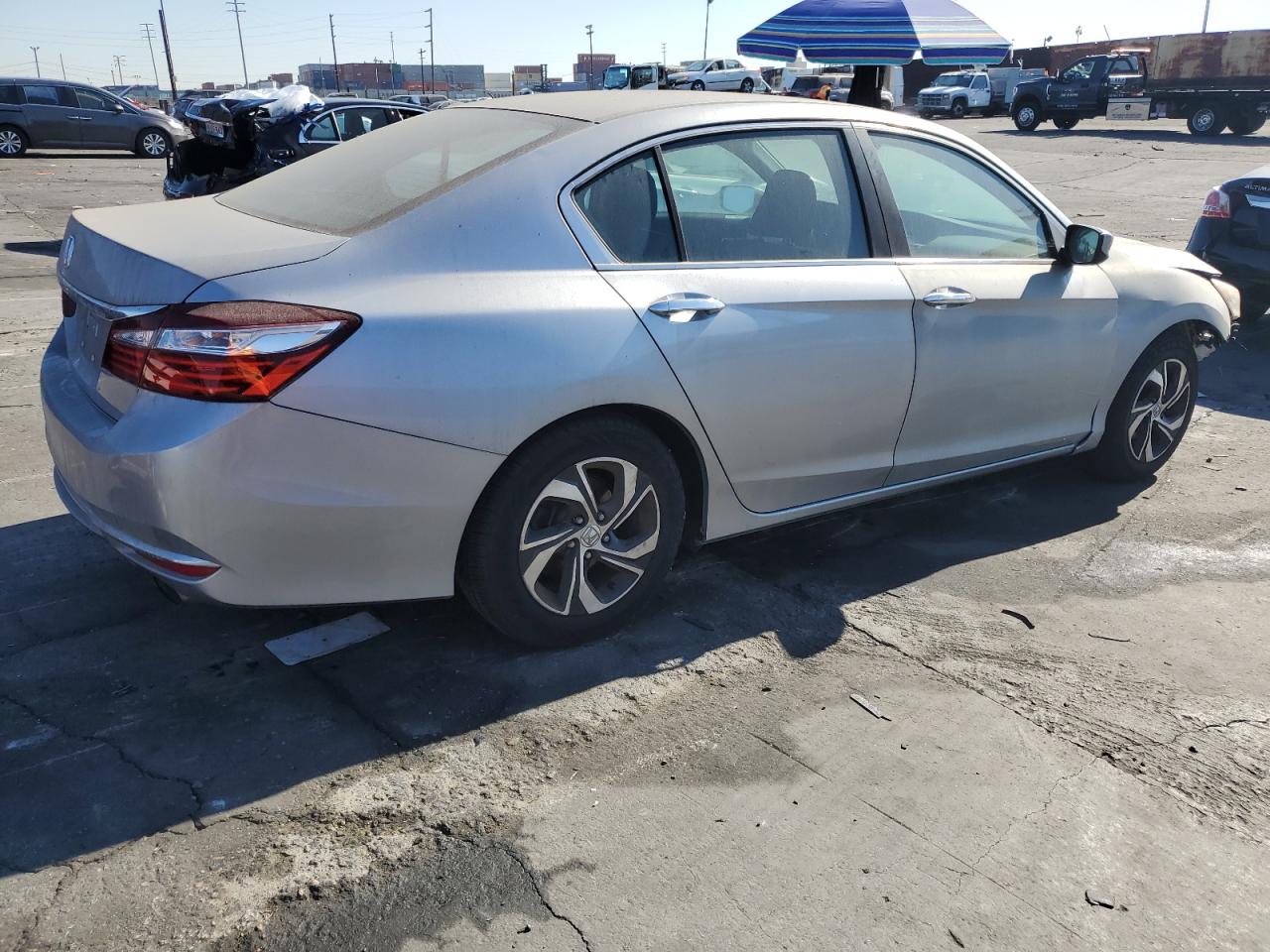 VIN 1HGCR2F36HA141355 2017 HONDA ACCORD no.3