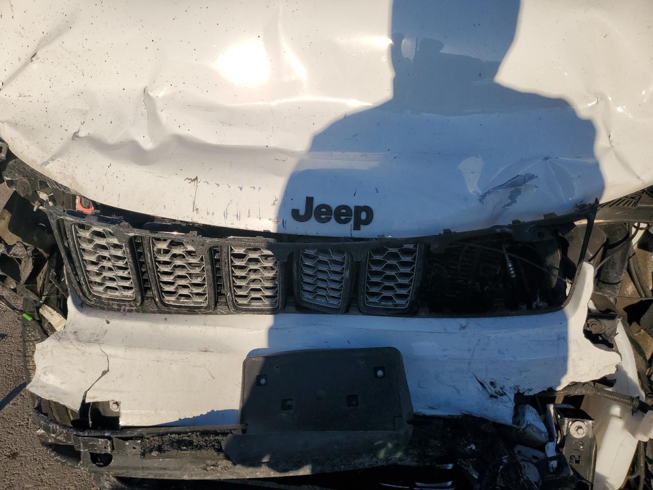 2018 Jeep Grand Cherokee - Image 14