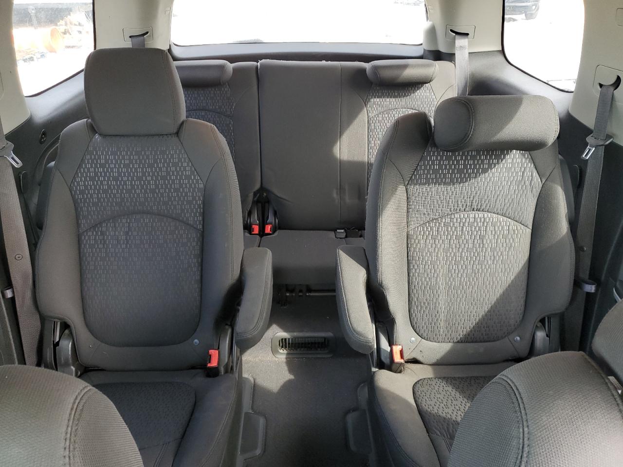 2011 GMC Acadia - Image 10