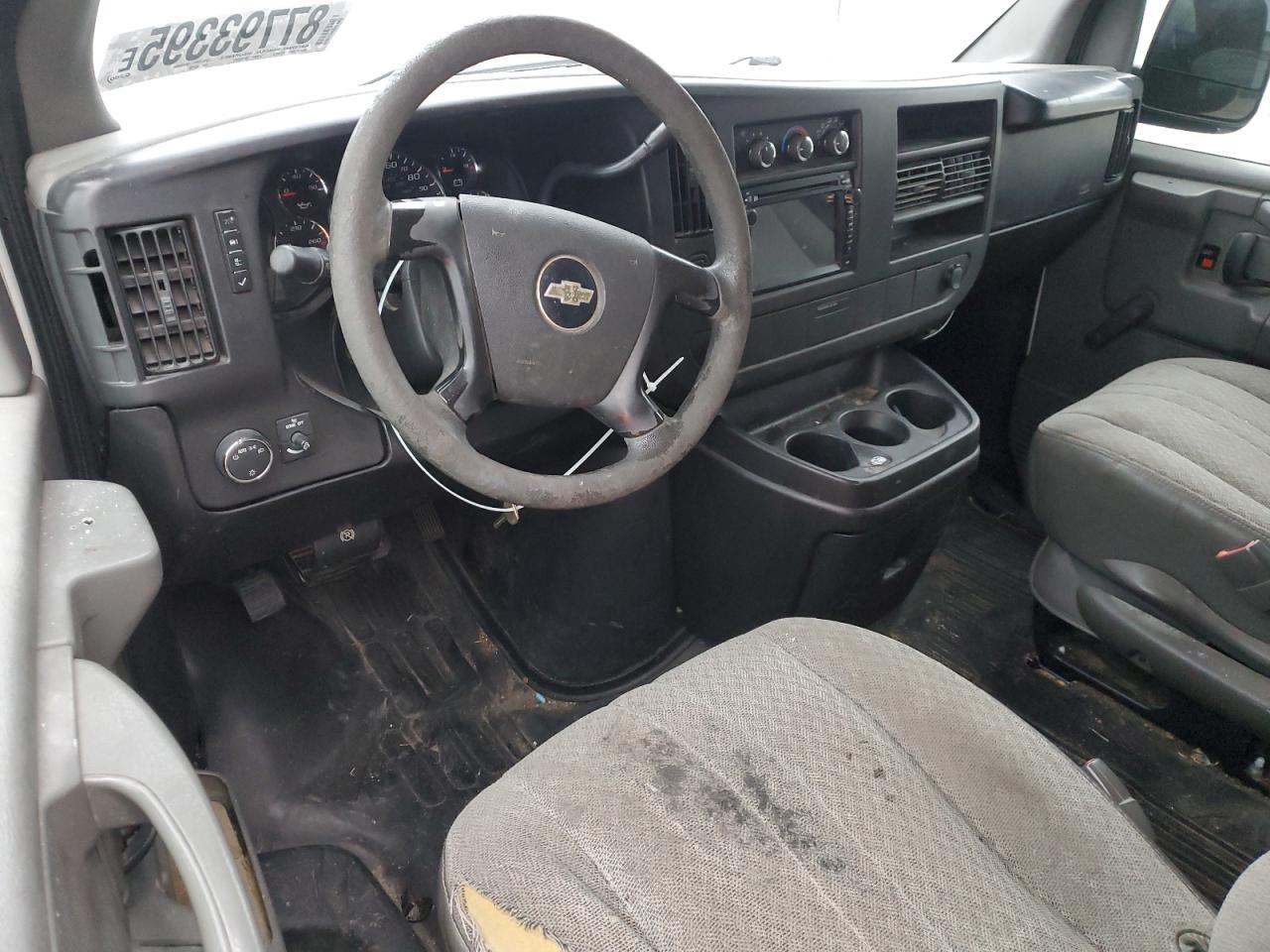 2009 Chevrolet Express - Image 8