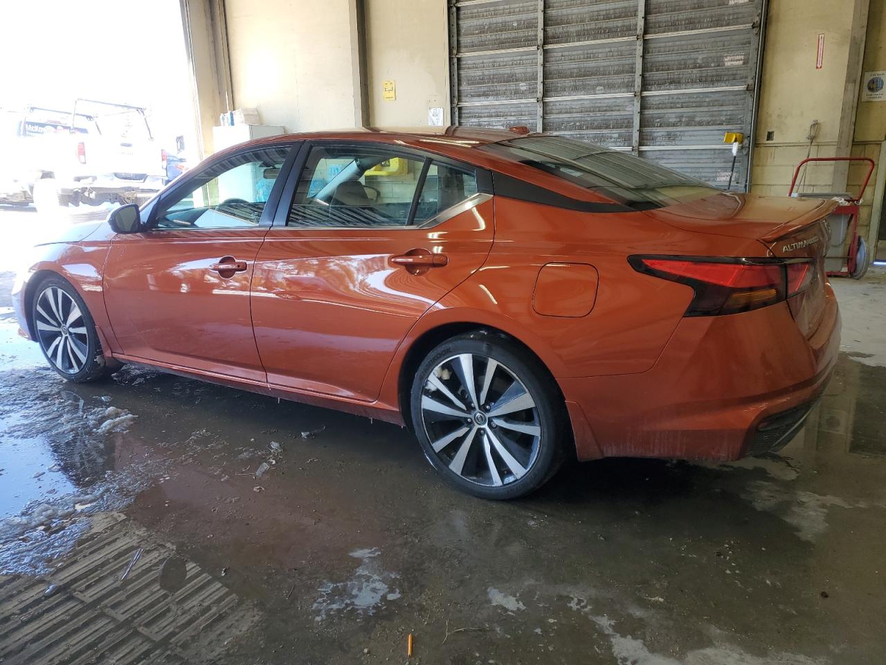 2020 Nissan Altima - Image 2