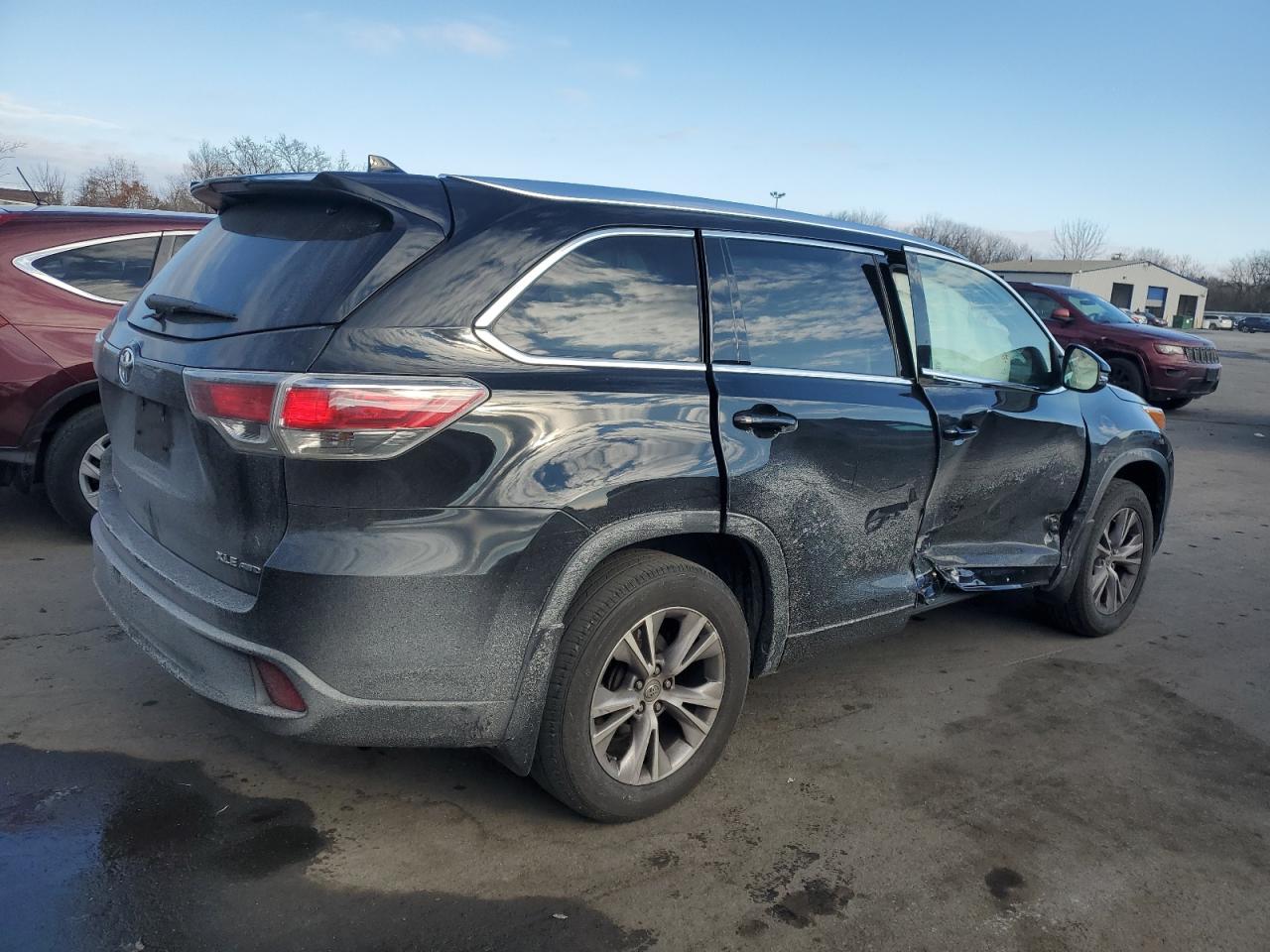 2015 Toyota Highlander - Image 3