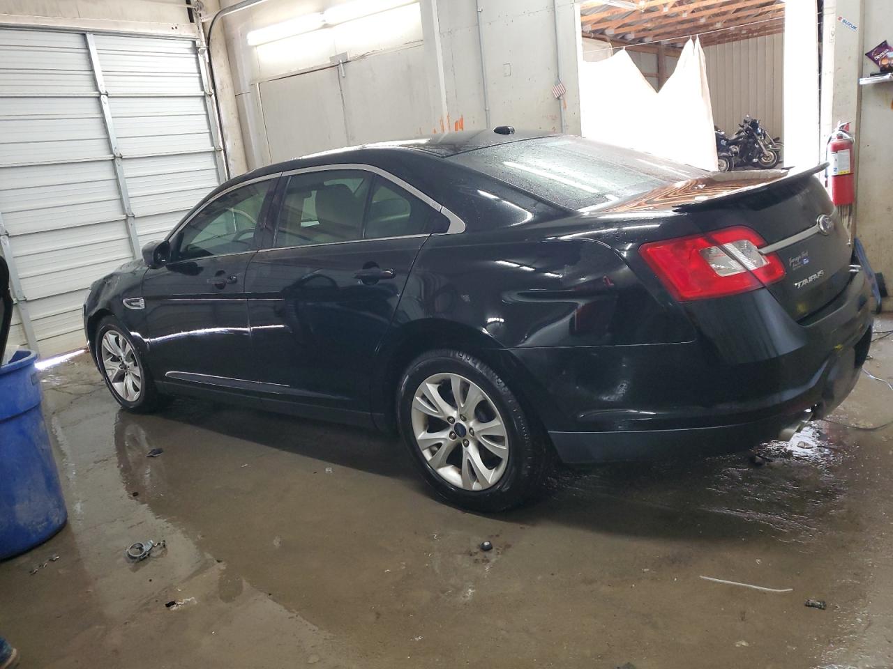 2012 Ford Taurus - Image 2