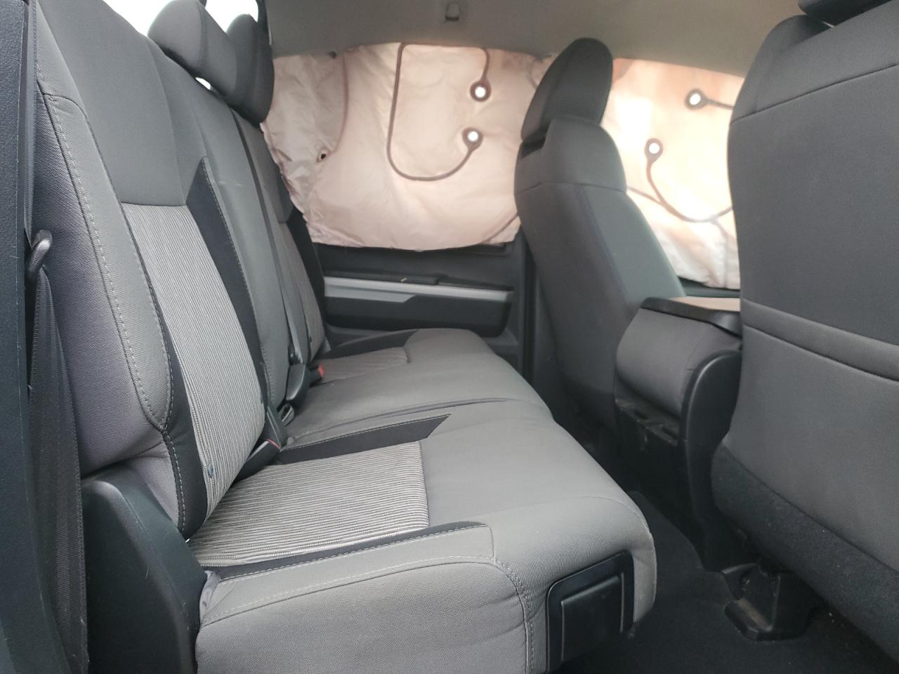 2015 Toyota Tundra - Image 10