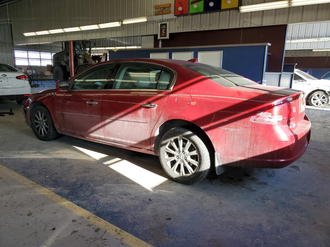 2009 Buick Lucerne - Image 2