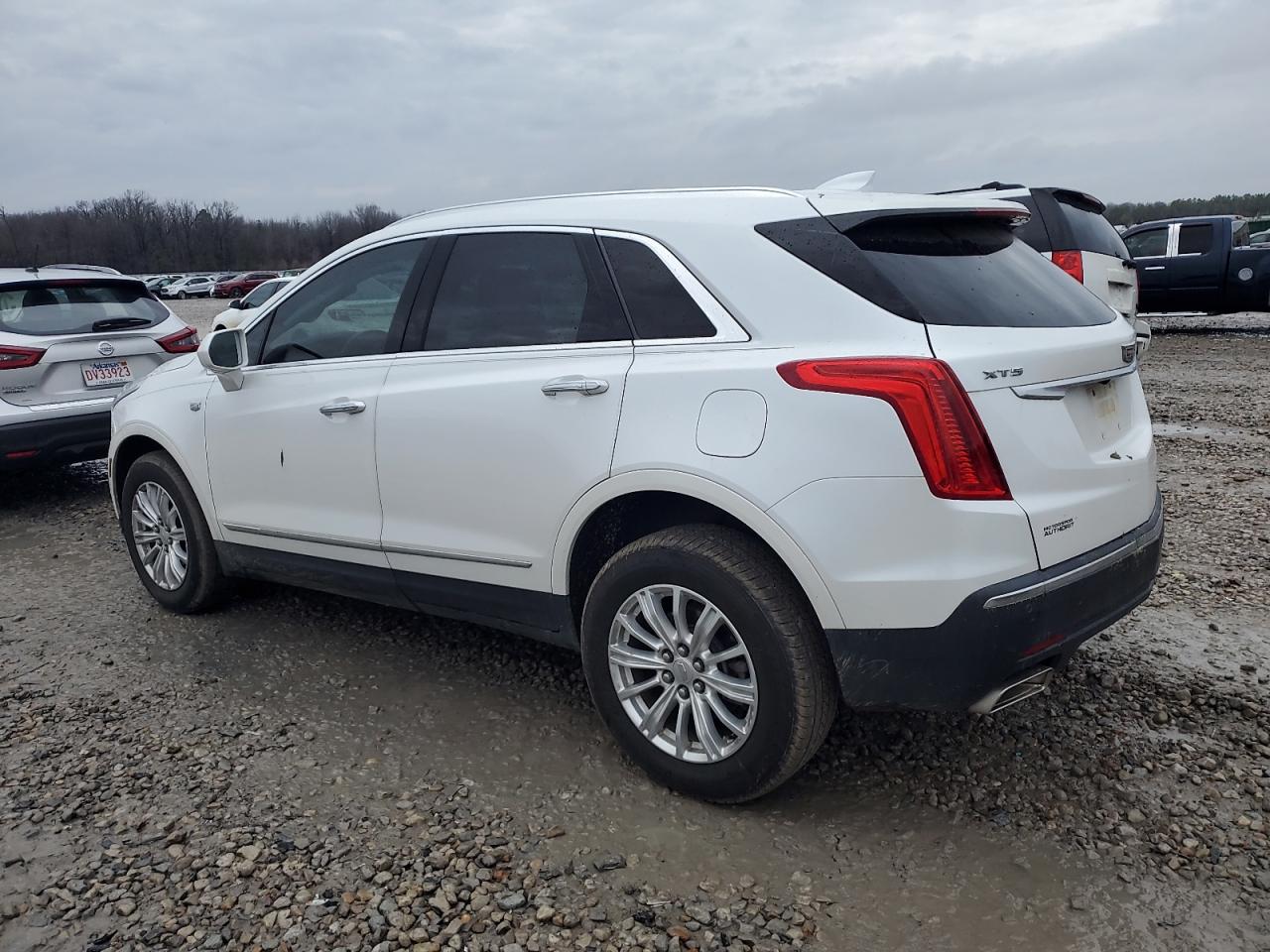 2019 Cadillac XT5 - Image 2