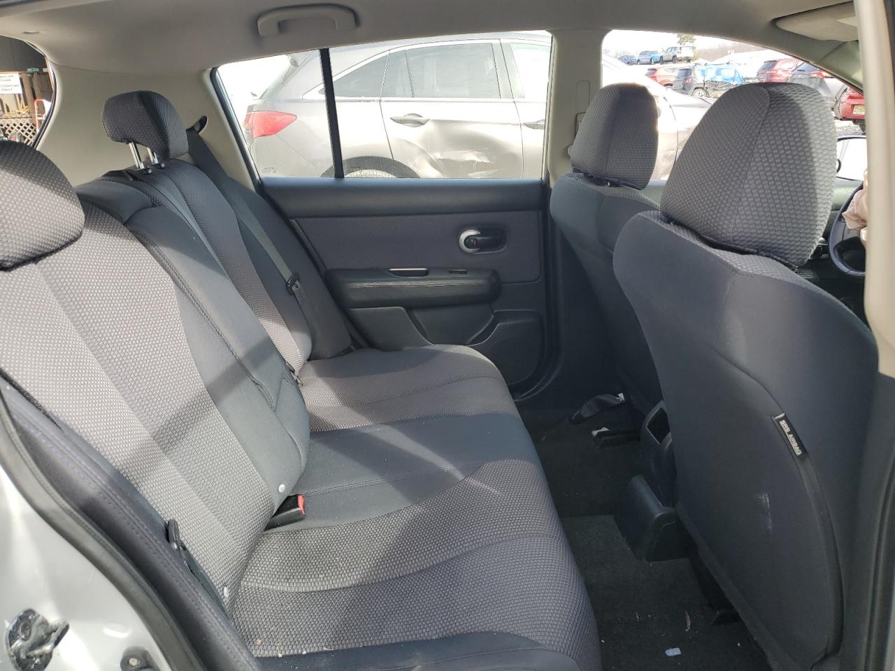 2009 Nissan Versa - Image 10