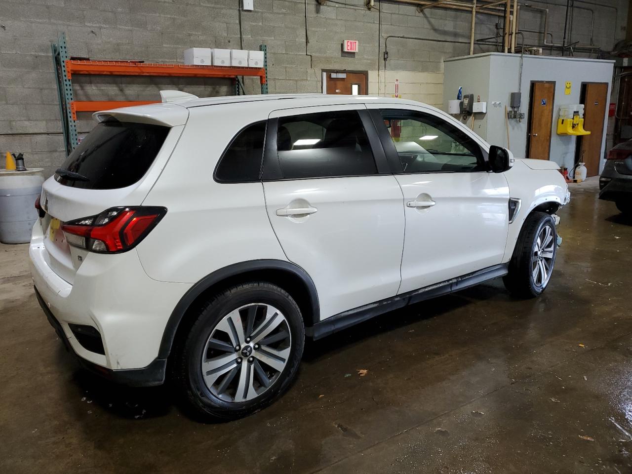 2021 Mitsubishi Outlander - Image 3