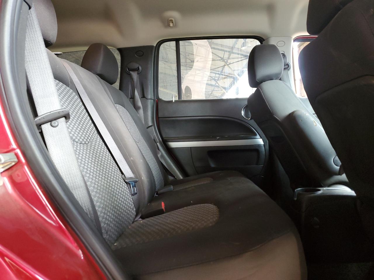 2011 Chevrolet HHR - Image 10