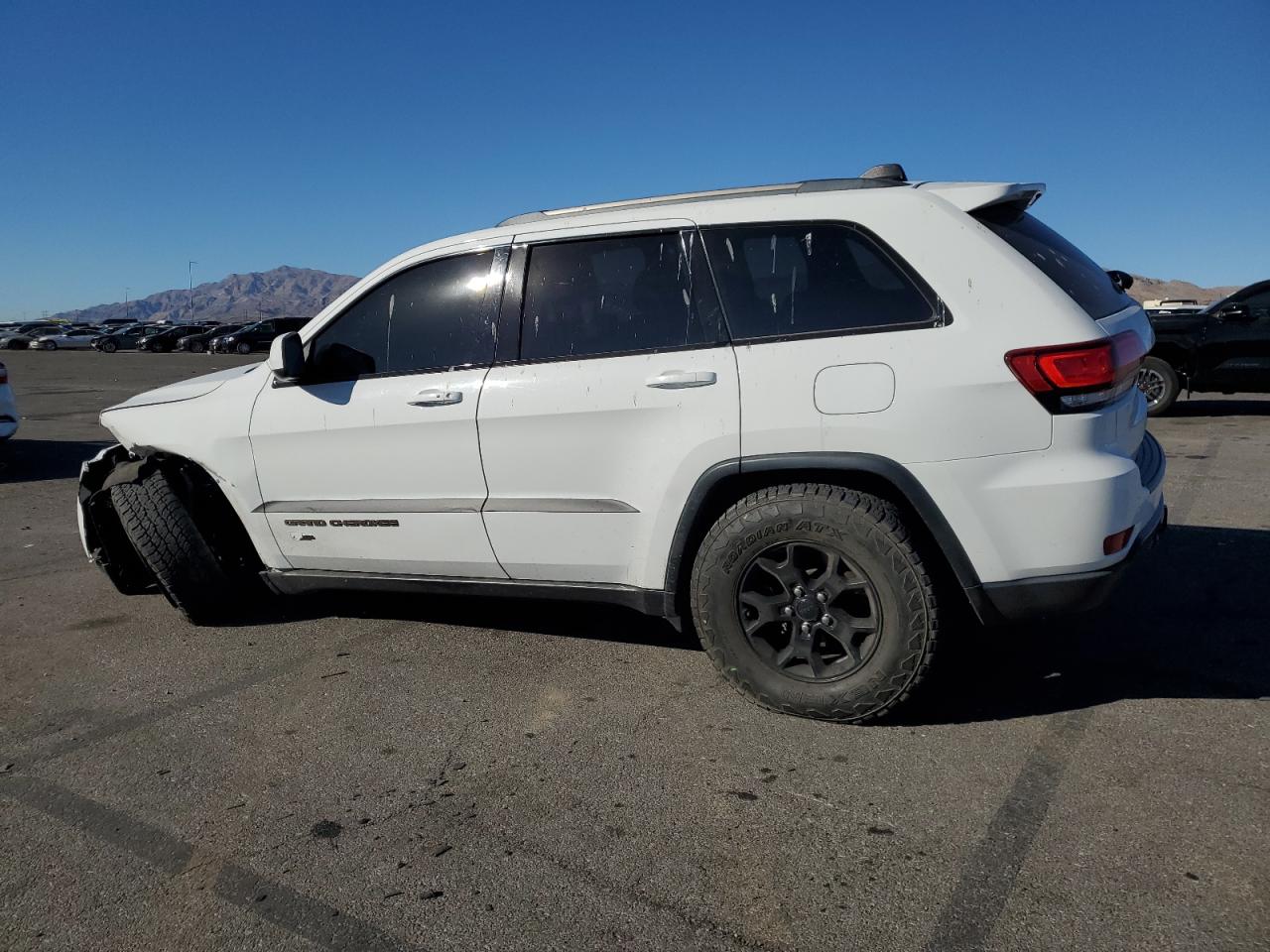 2016 Jeep Grand Cherokee - Image 2