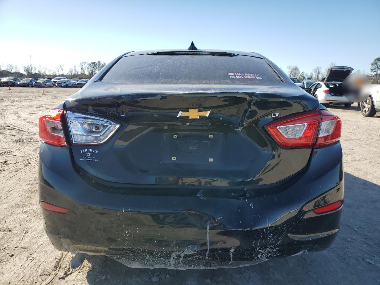 2019 Chevrolet Cruze - Image 6
