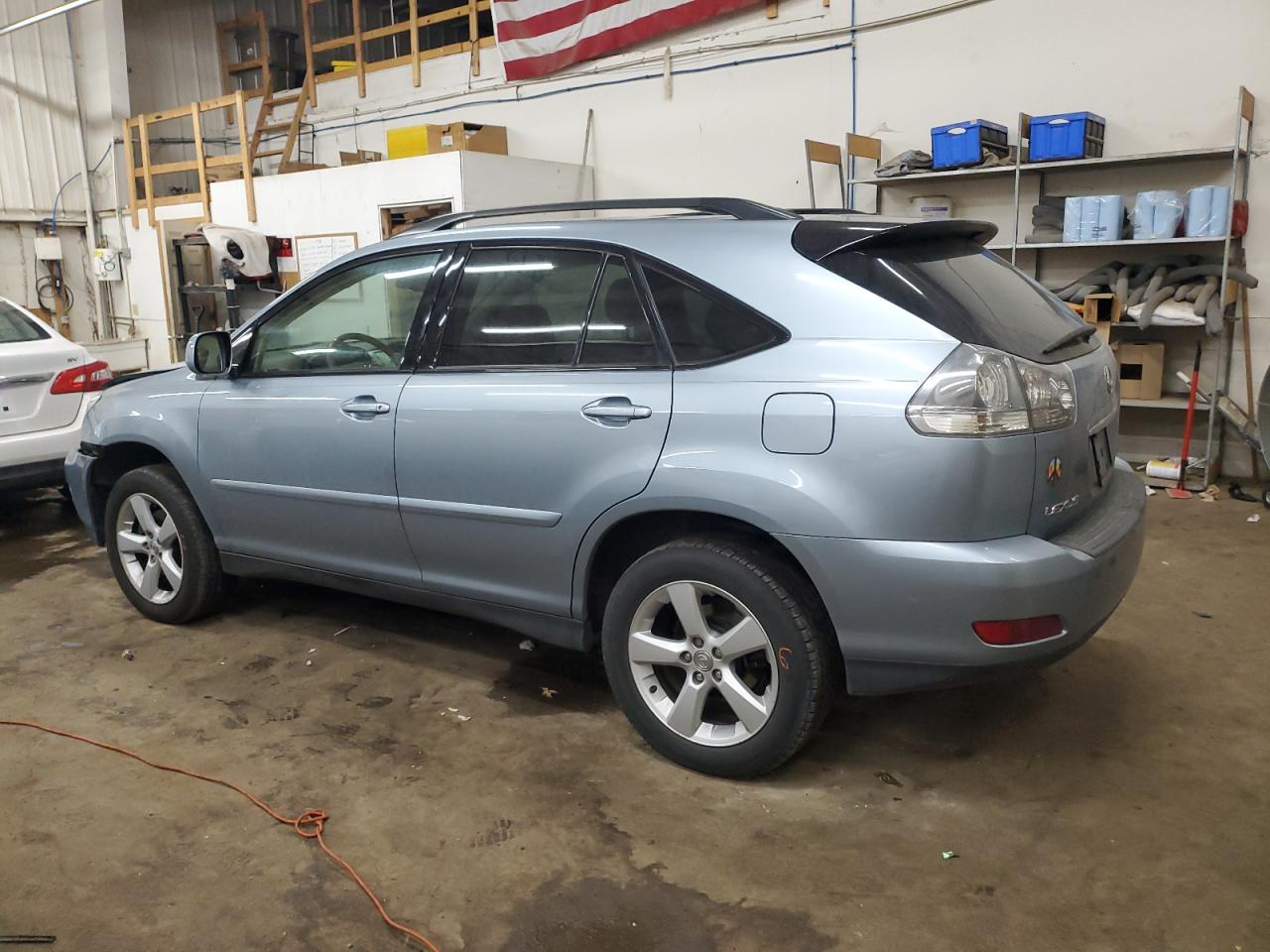 2004 Lexus RX - Image 2