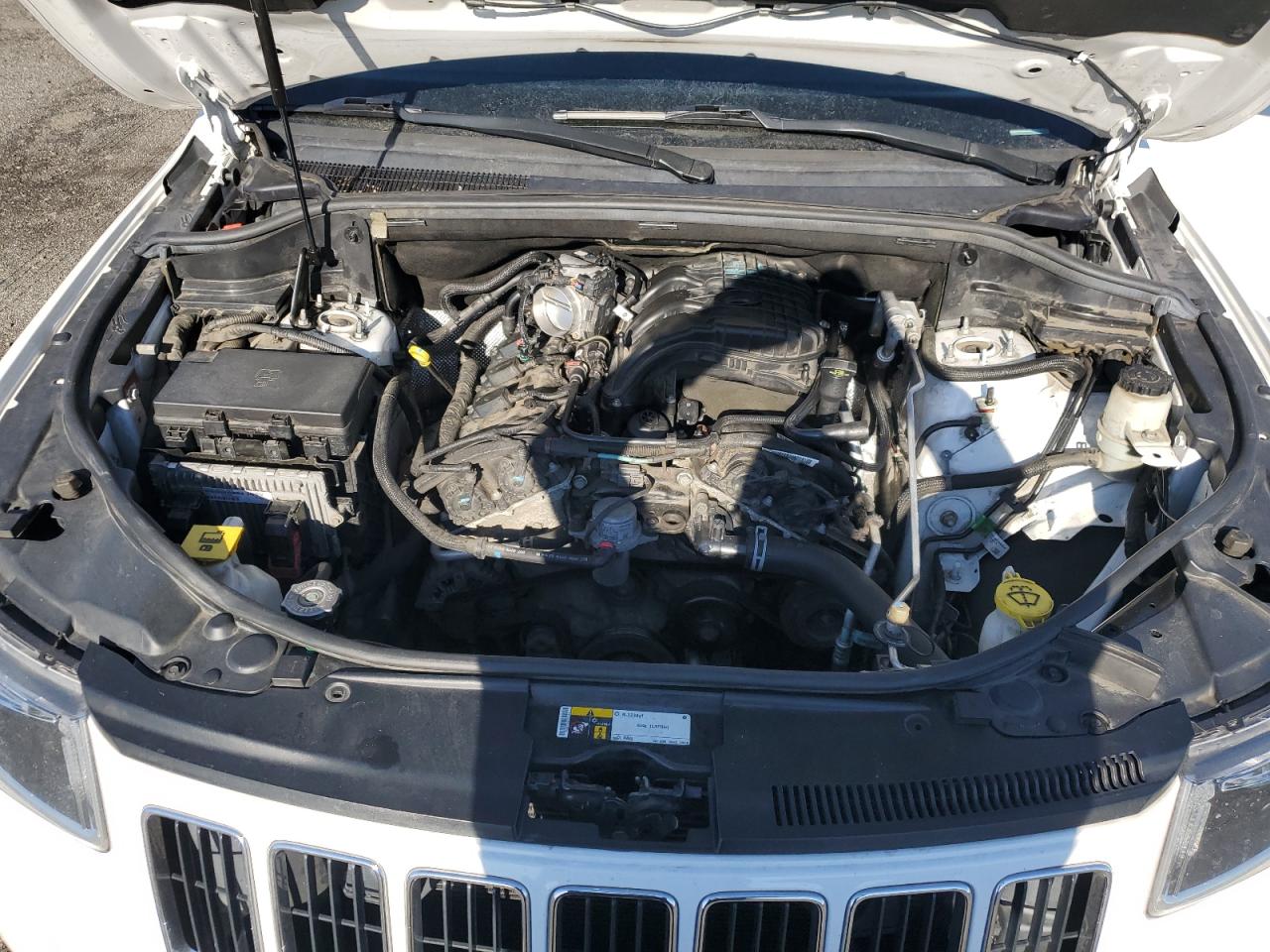 2015 Jeep Grand Cherokee - Image 13