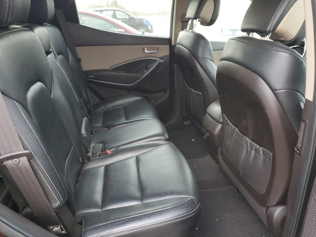 2017 Hyundai Santa Fe - Image 11