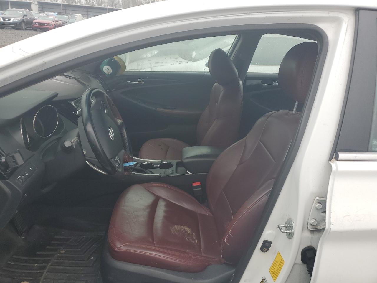 2011 Hyundai Sonata - Image 7