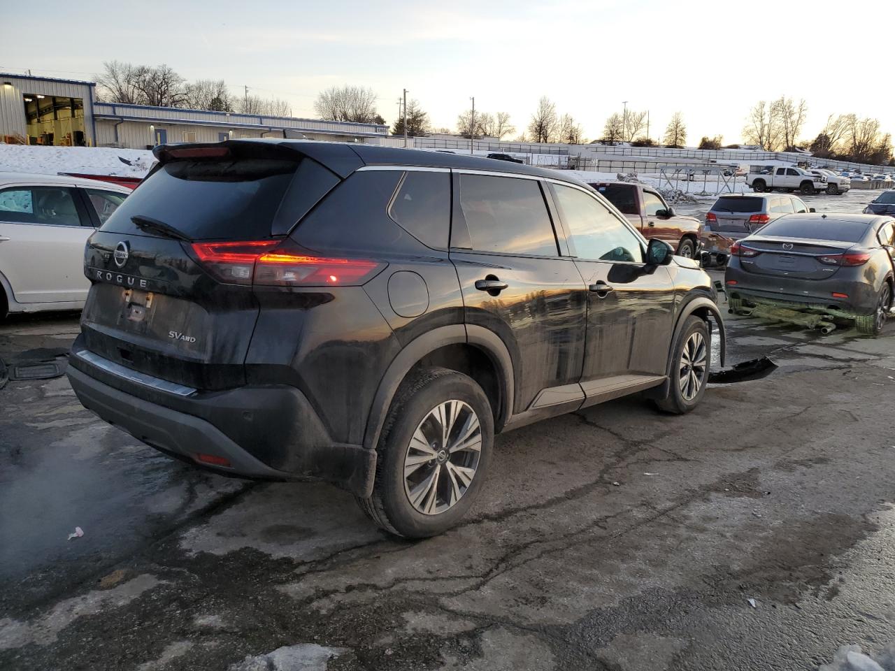 2021 Nissan Rogue - Image 3