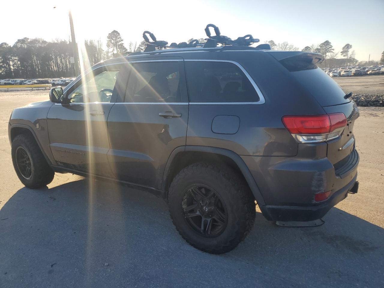 2017 Jeep Grand Cherokee - Image 2
