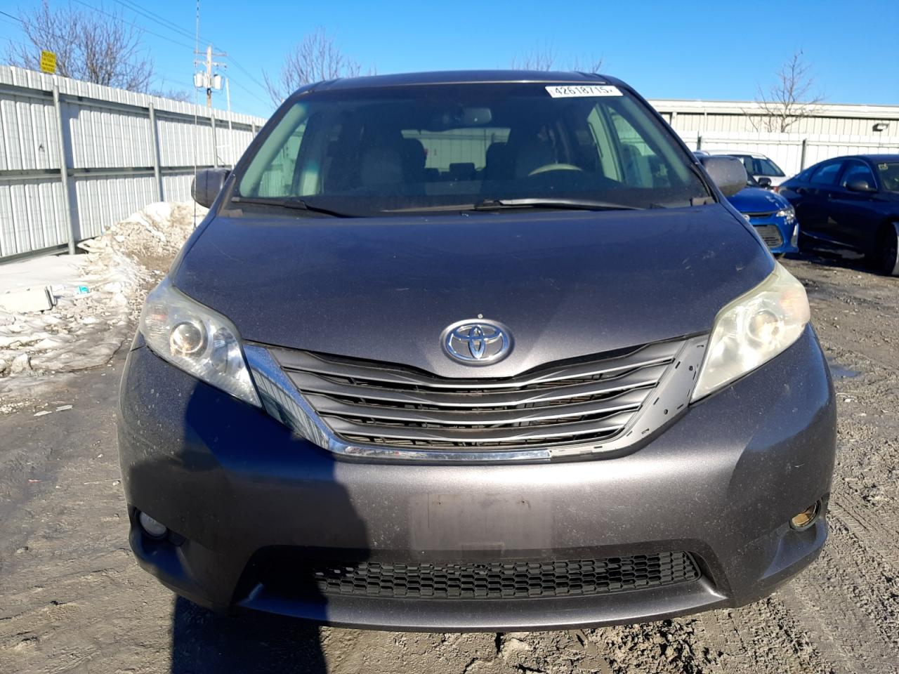 2011 Toyota Sienna - Image 5