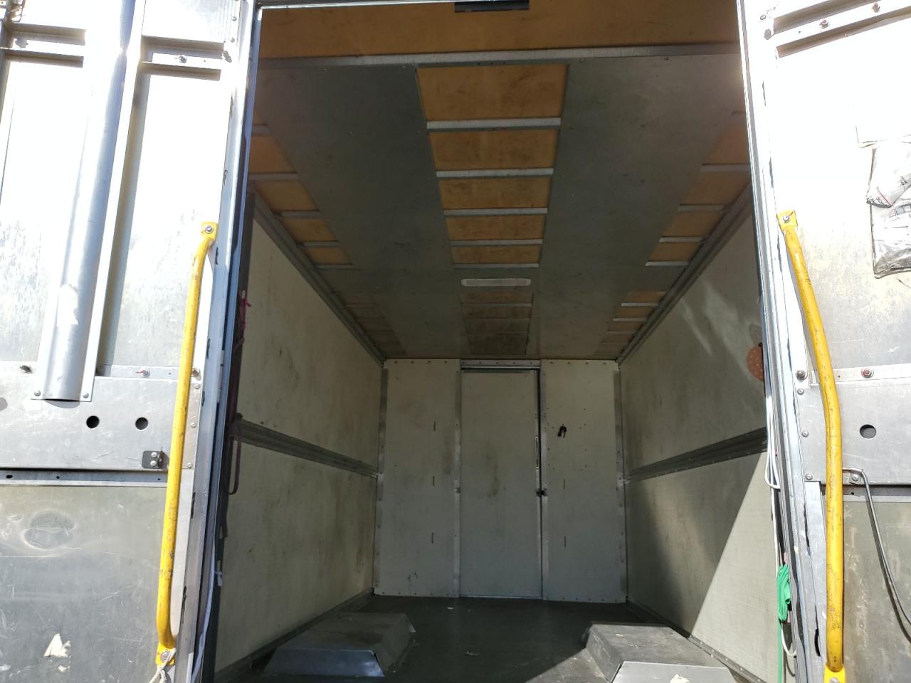 2016 Mercedes-Benz Sprinter - Image 10