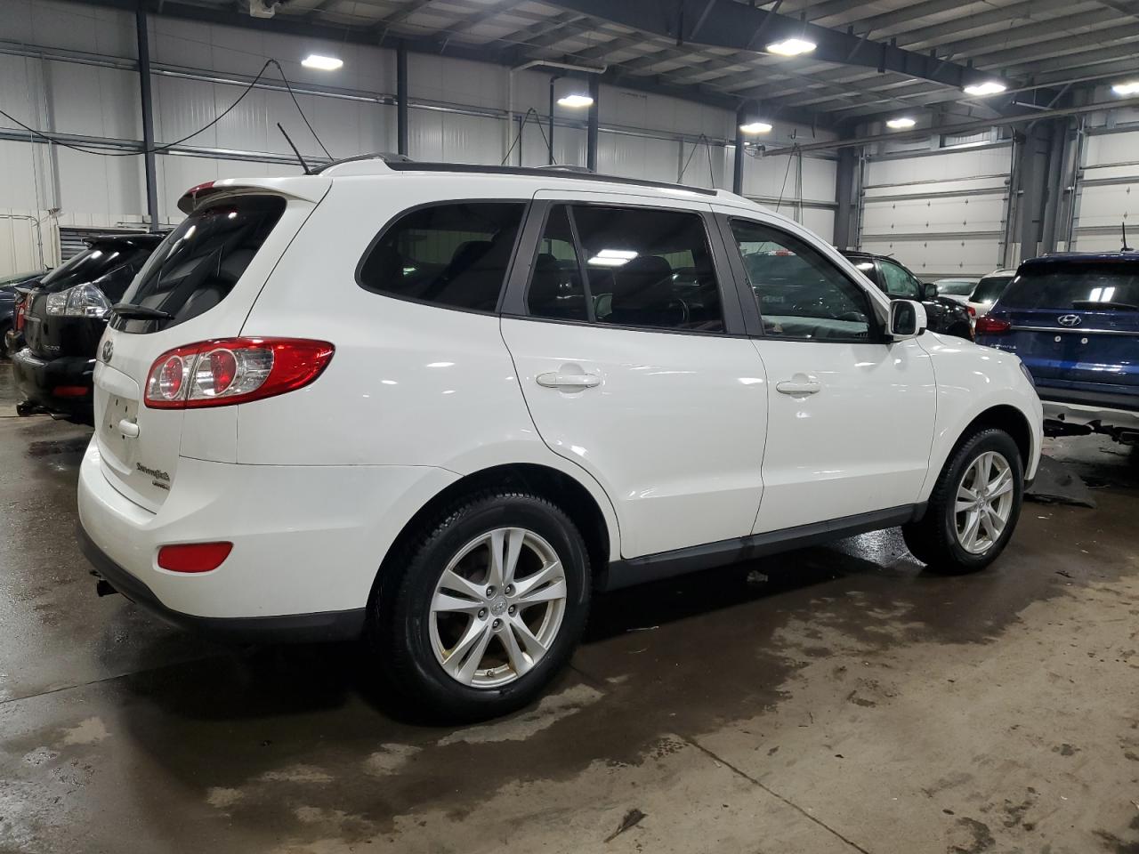 2010 Hyundai Santa Fe - Image 3