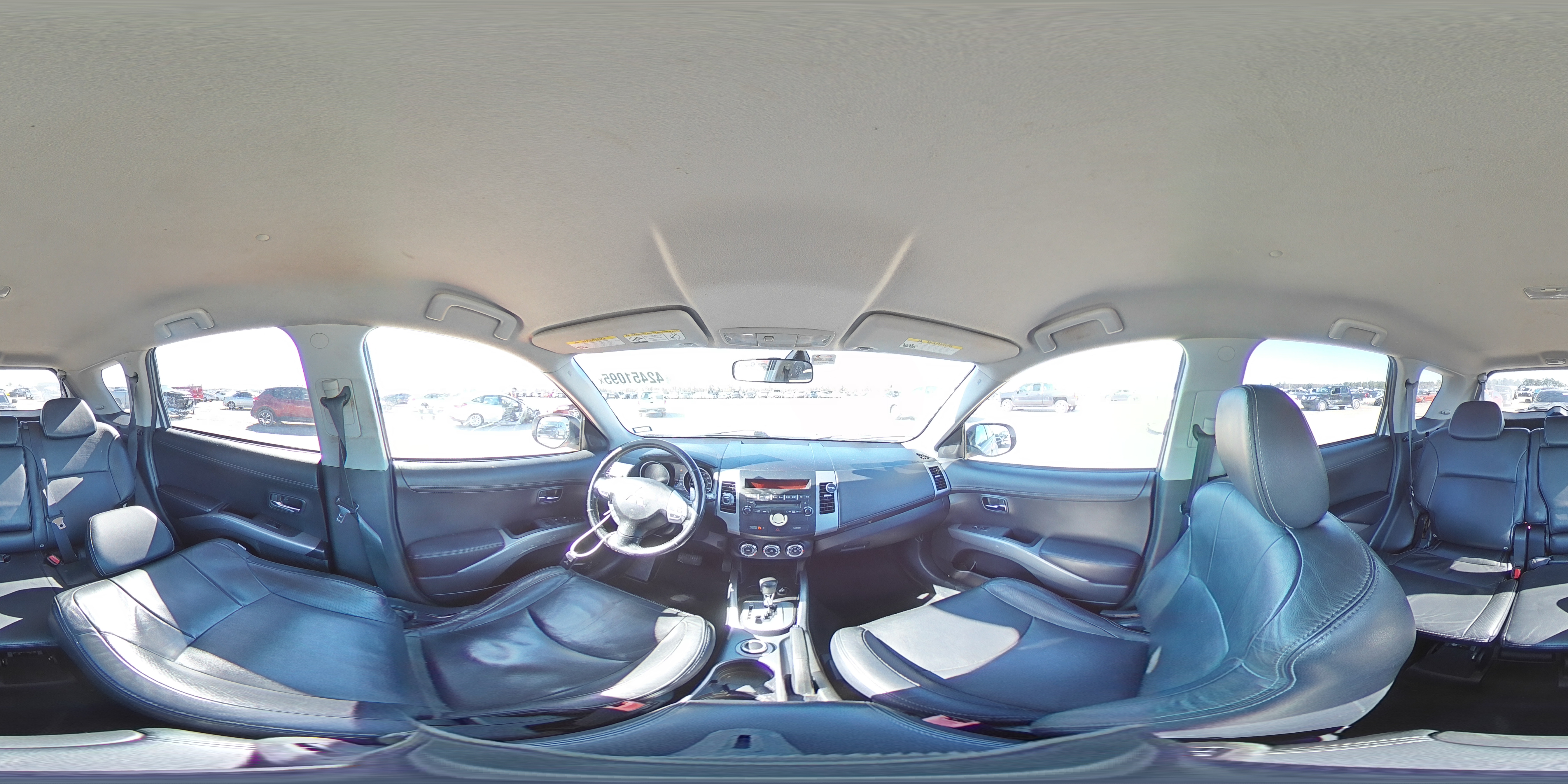 2010 Mitsubishi Outlander - Image 14