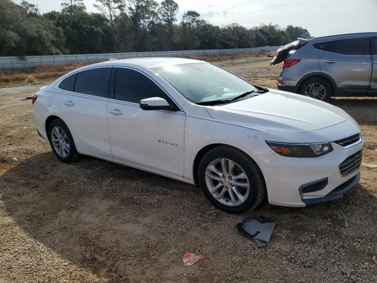 2018 Chevrolet Malibu - Image 4