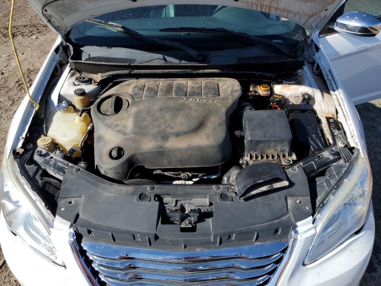 2012 Chrysler 200 - Image 11