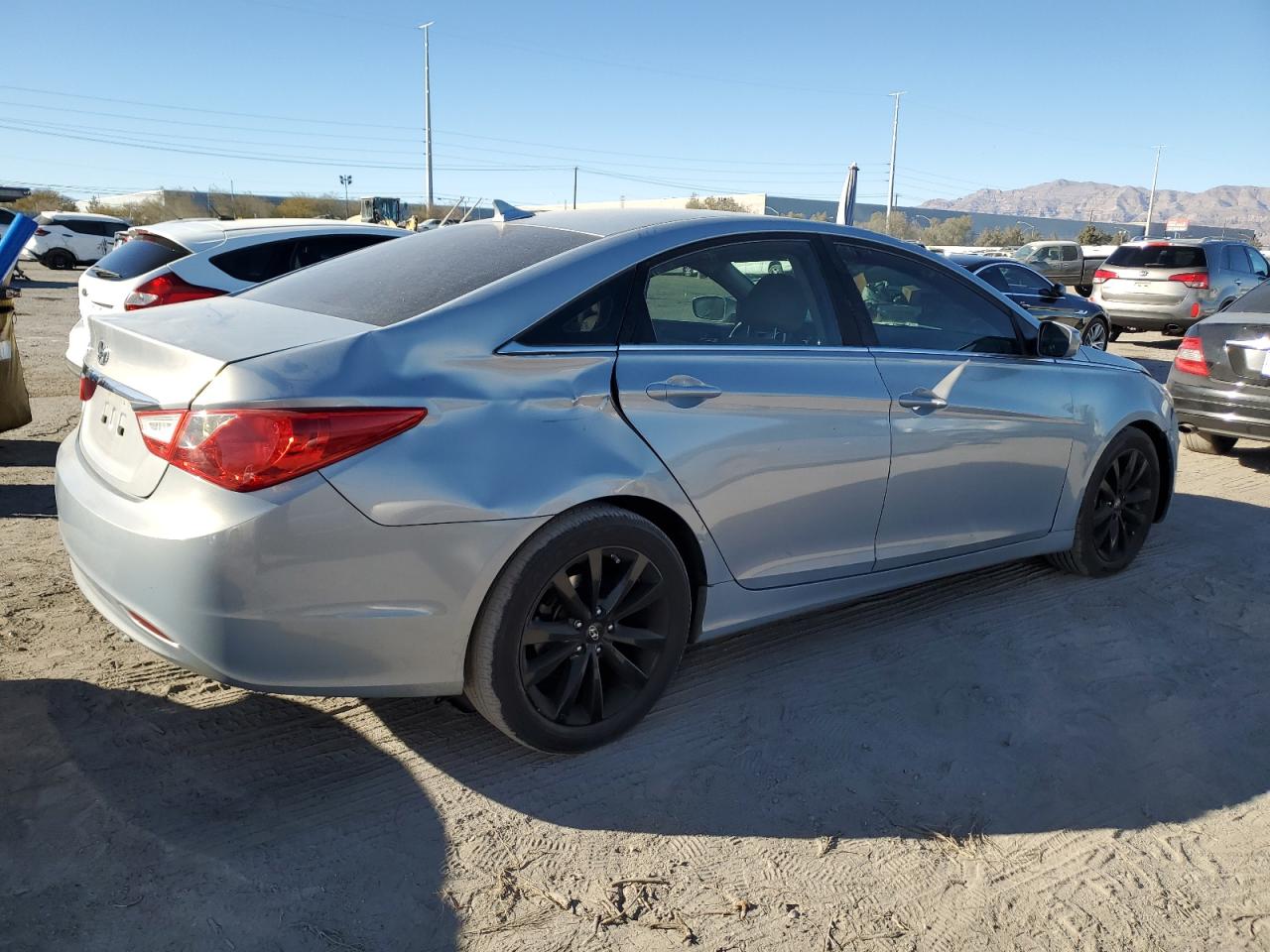 2011 Hyundai Sonata - Image 3