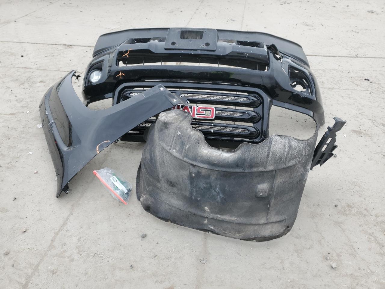 2016 GMC Canyon - Image 12