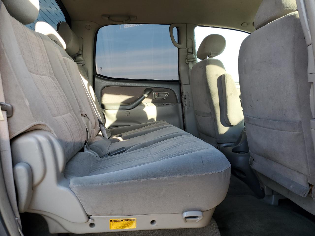 2004 Toyota Tundra - Image 10