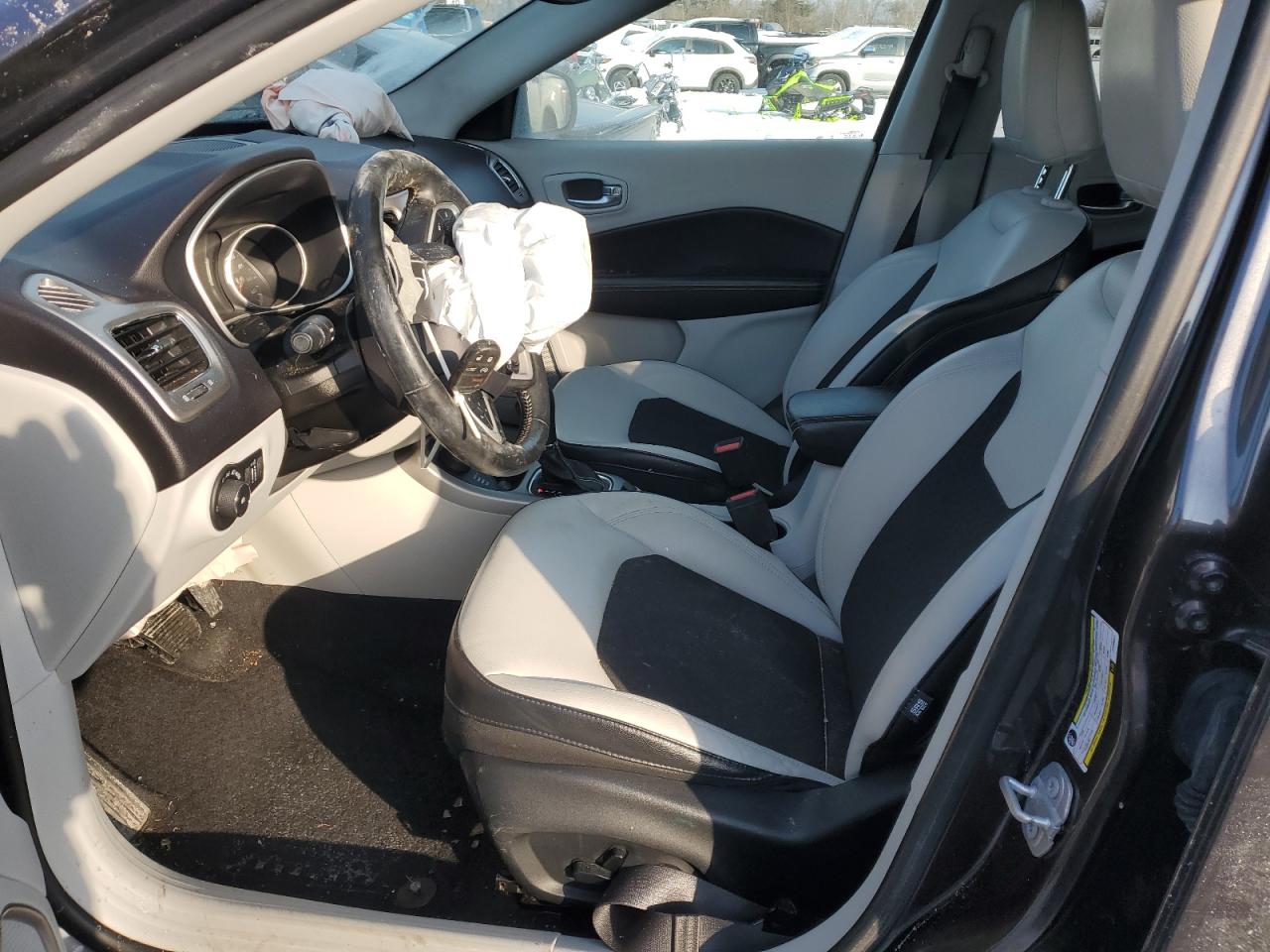 2018 Jeep Compass - Image 6