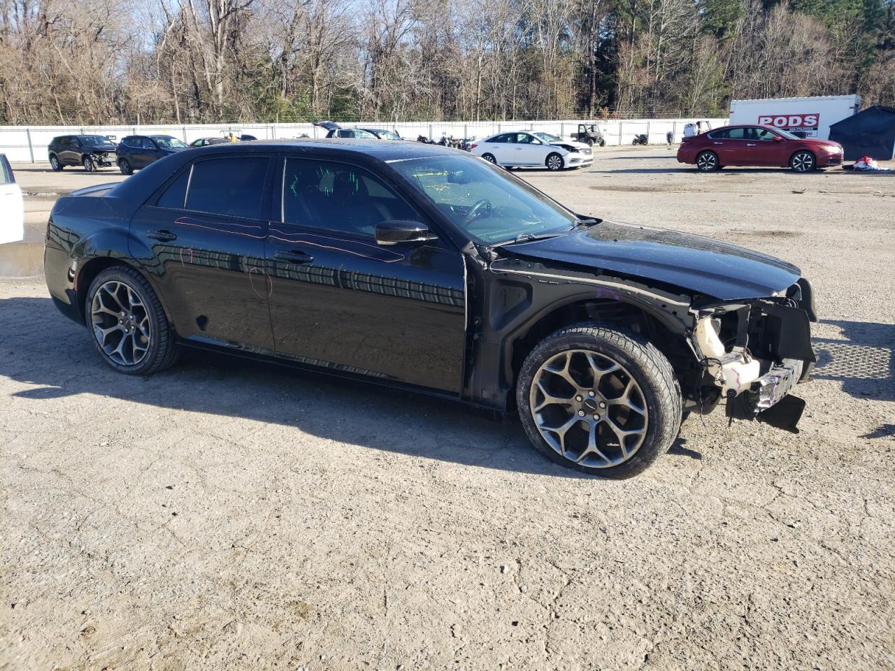 VIN 2C3CCABG3GH165684 2016 CHRYSLER 300 no.4