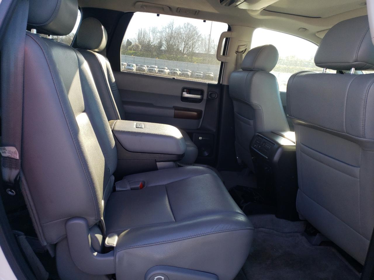 2011 Toyota Sequoia - Image 11