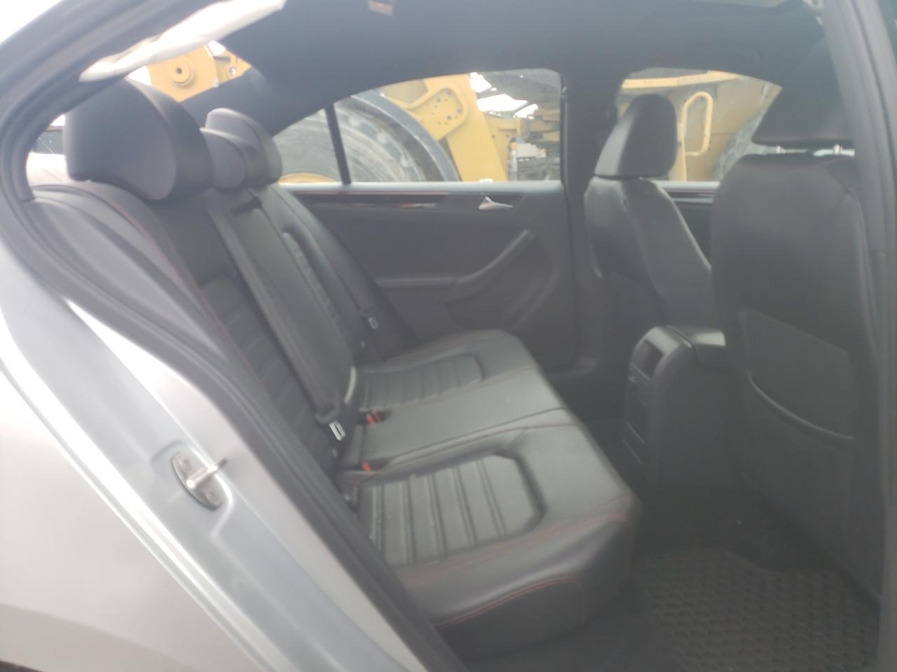 2016 Volkswagen Jetta - Image 10