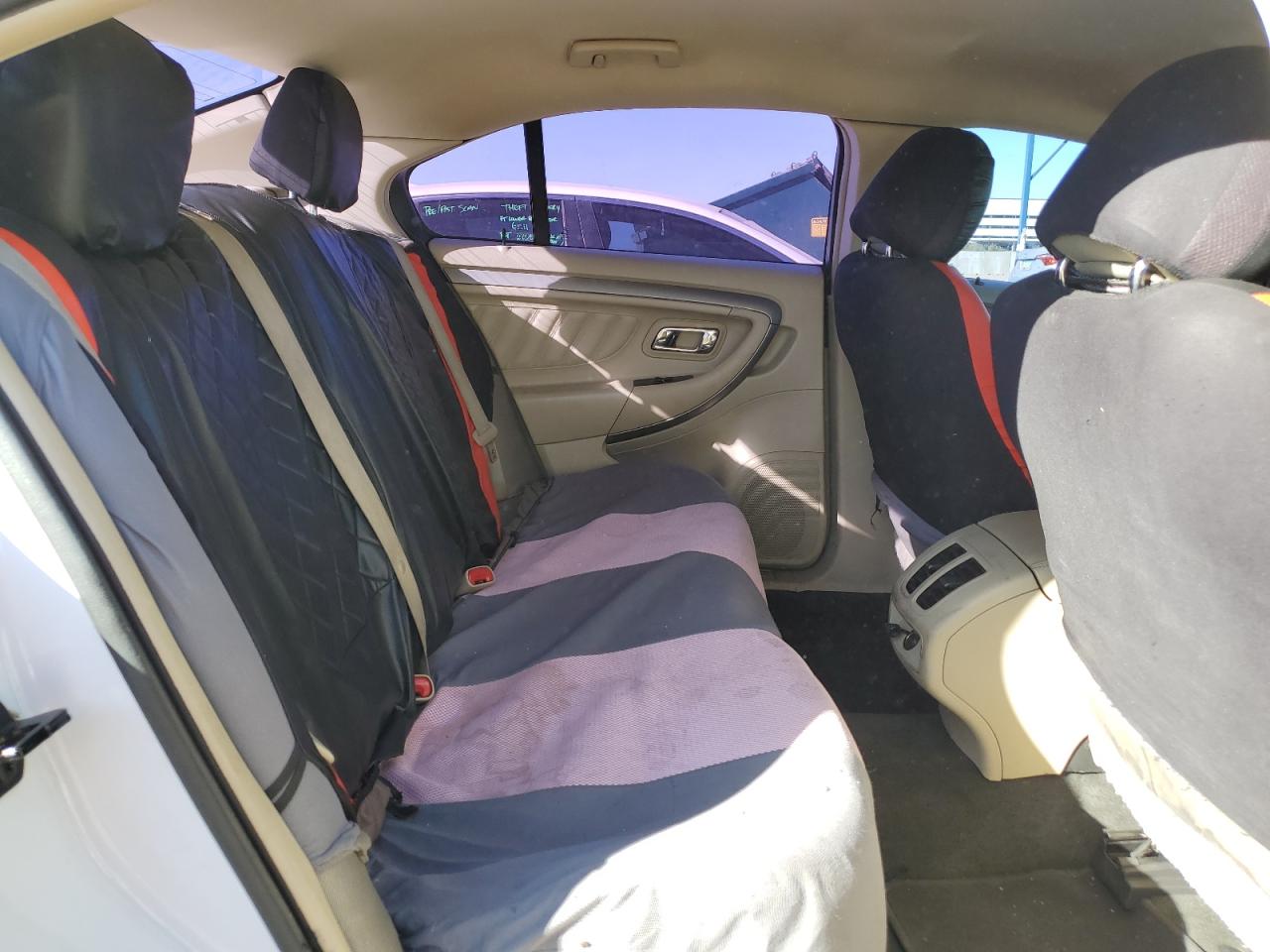 2014 Ford Taurus - Image 10