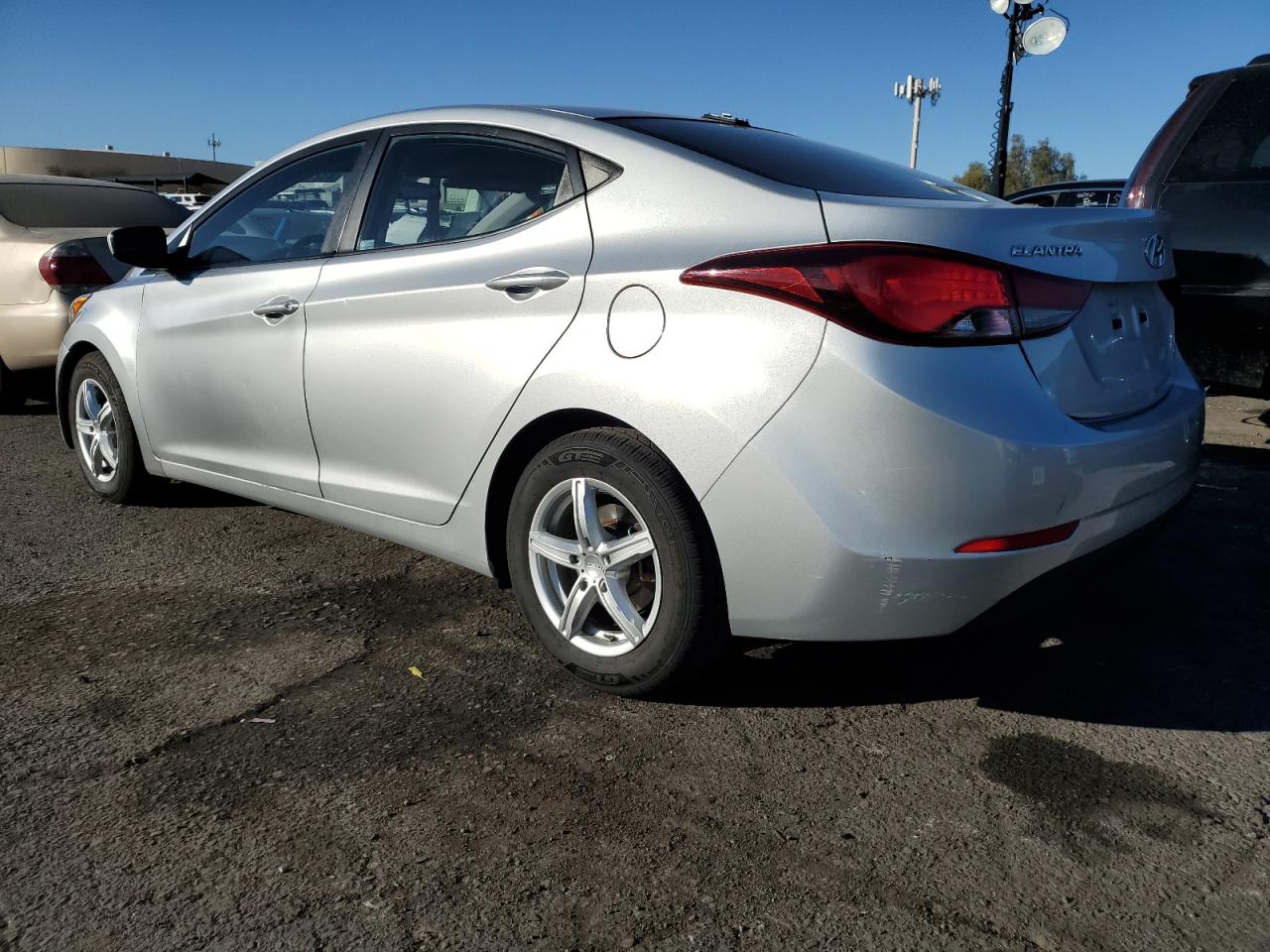 2016 Hyundai Elantra - Image 2