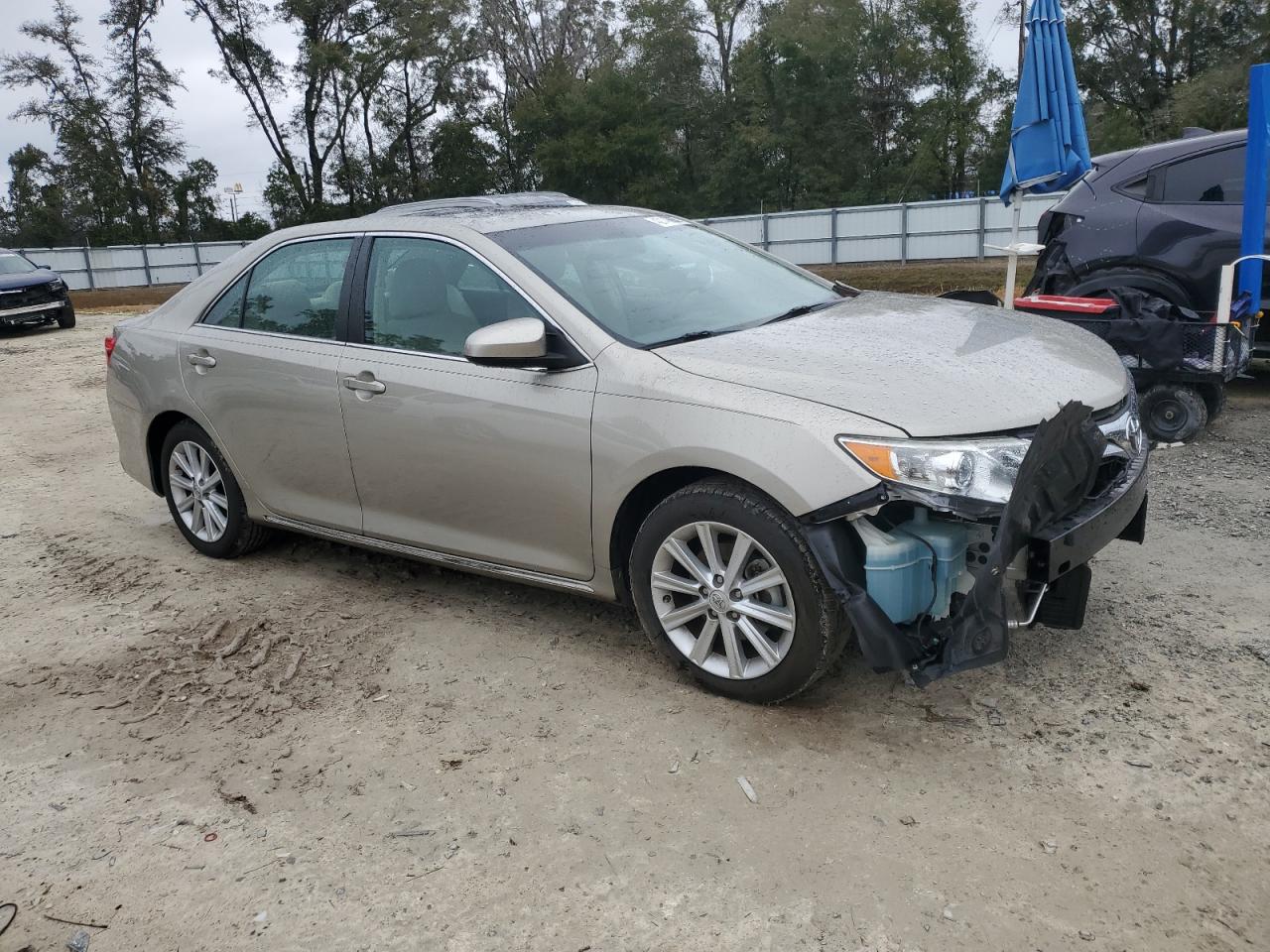 2014 Toyota Camry - Image 4