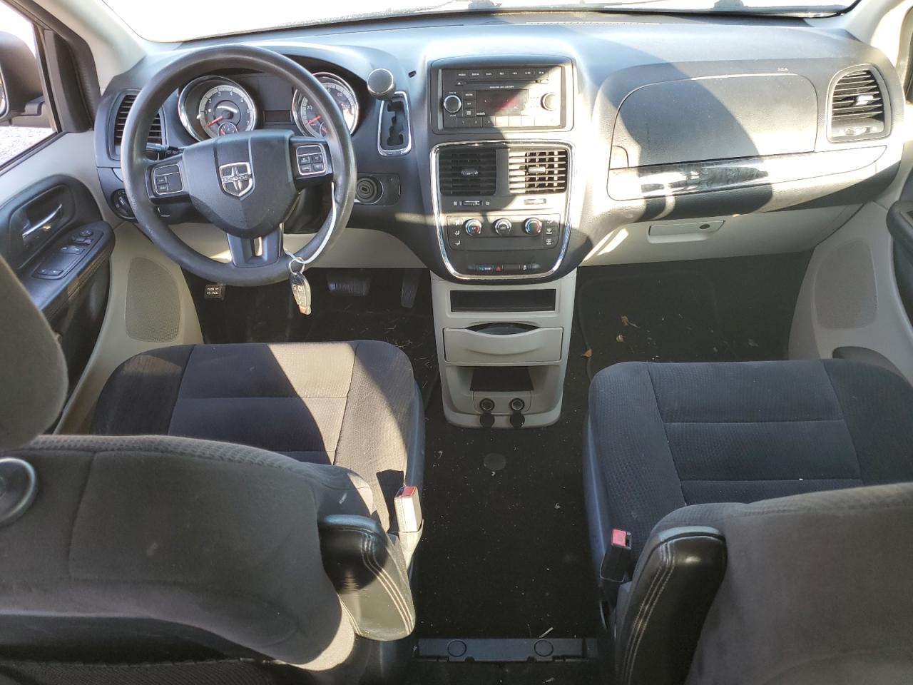 2014 Dodge Caravan - Image 8