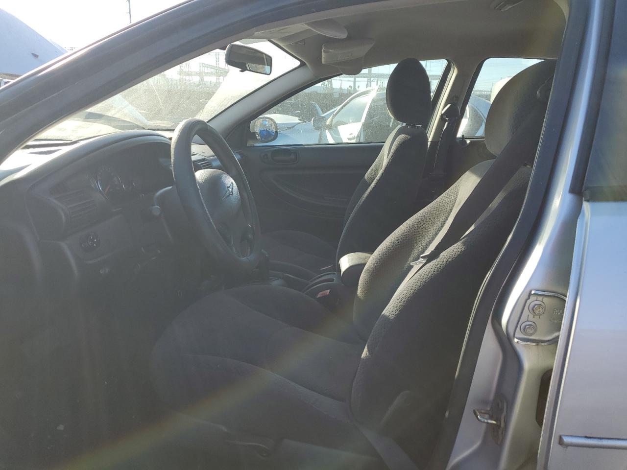 2005 Chrysler Sebring - Image 7