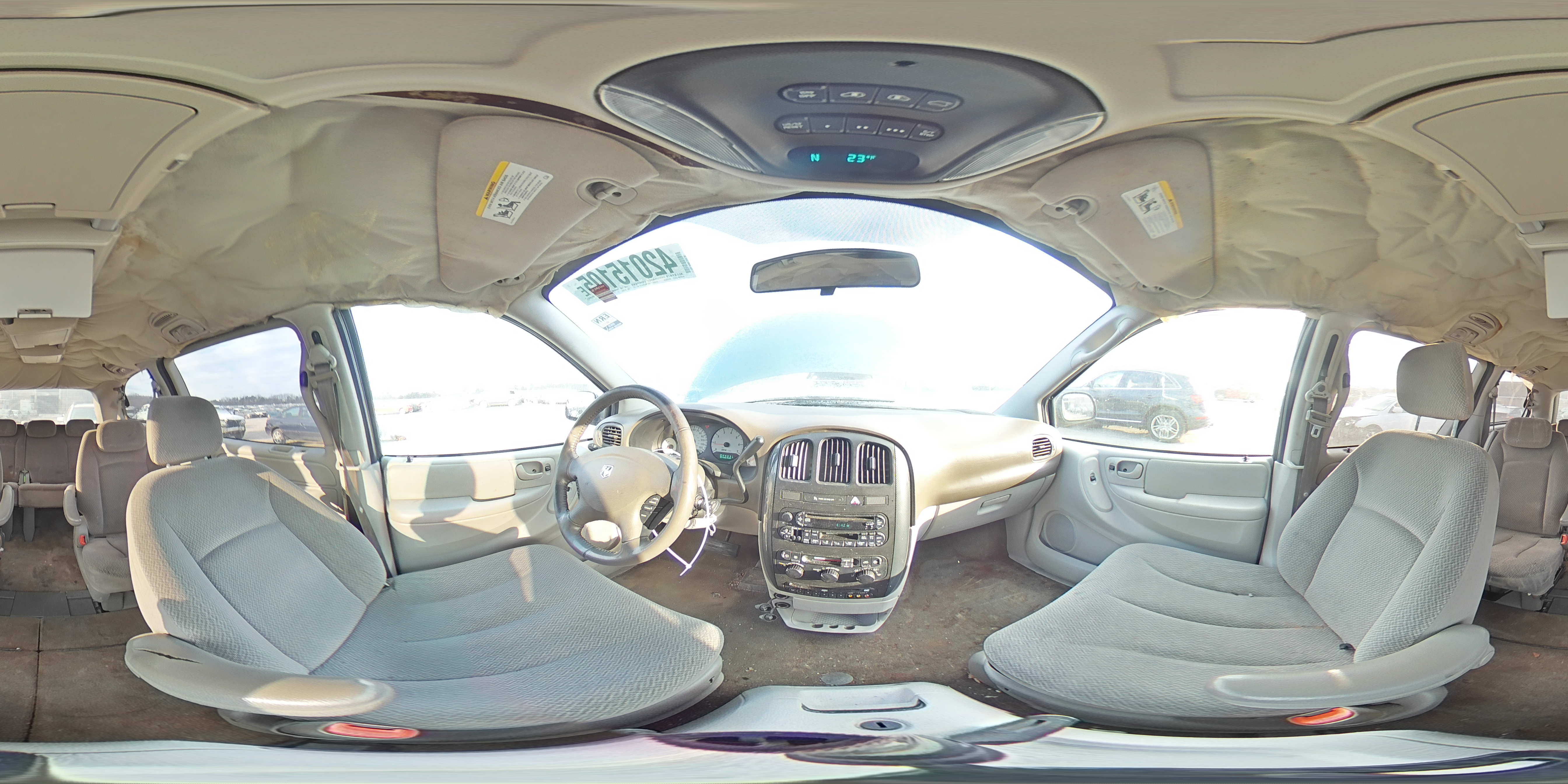 2005 Dodge Caravan - Image 14
