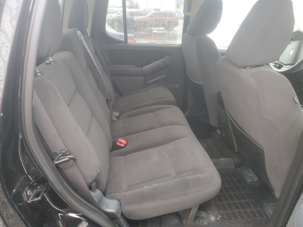 2010 Ford Explorer - Image 10
