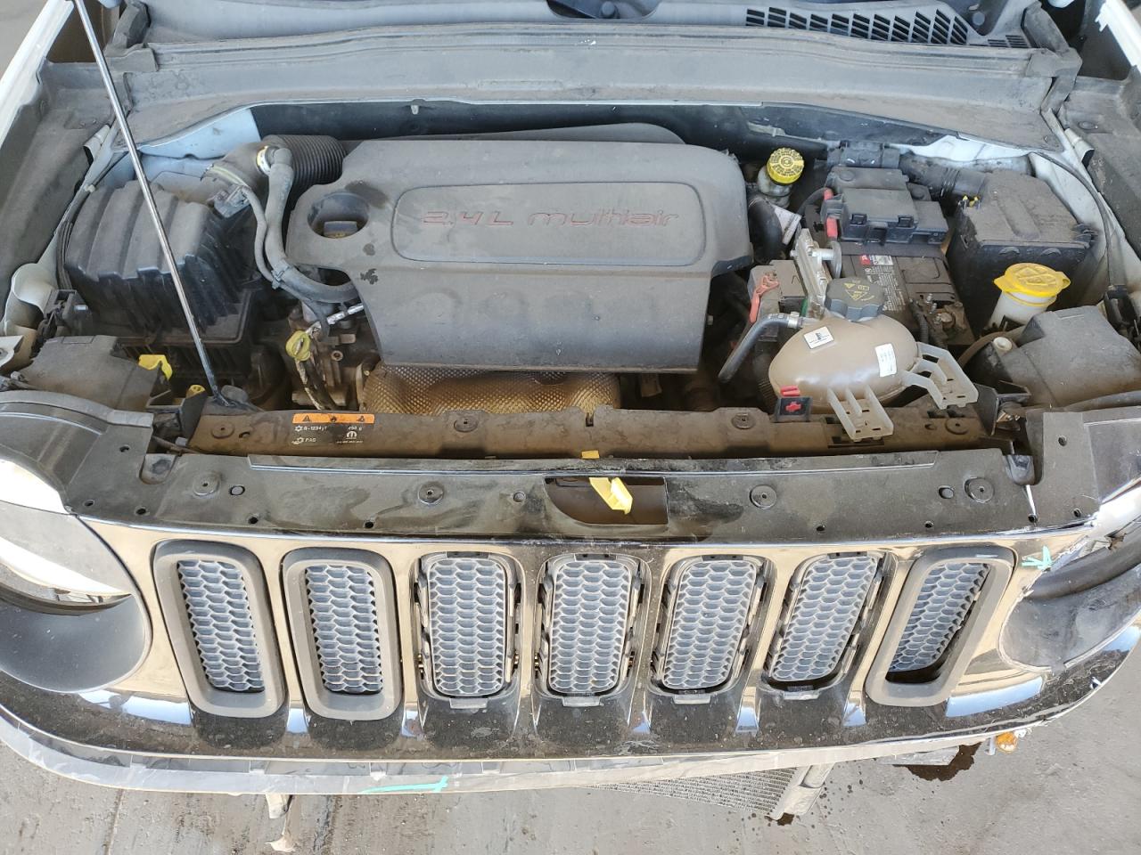 2016 Jeep Renegade - Image 13