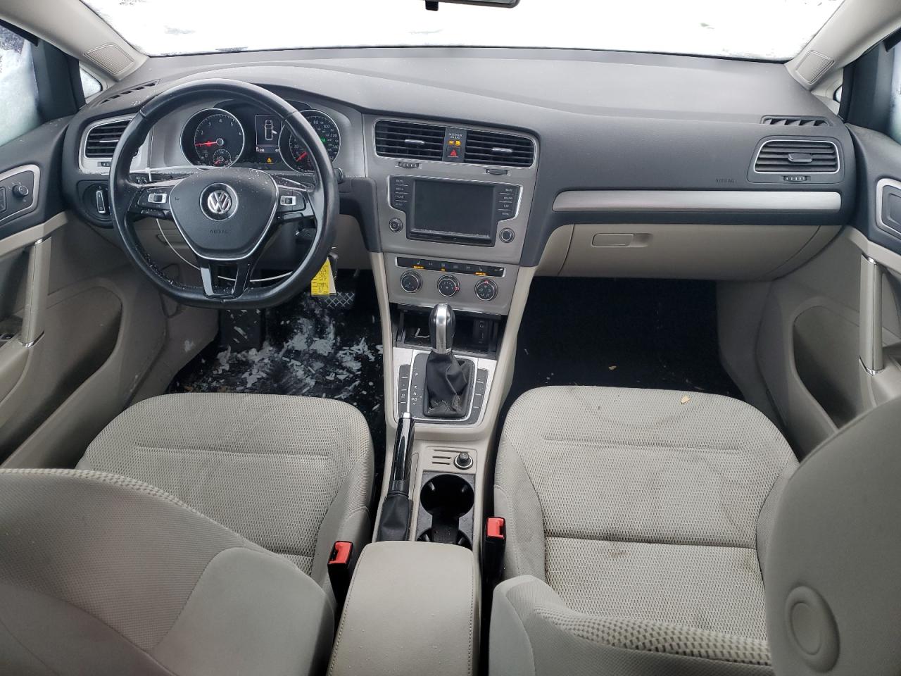 2017 Volkswagen Golf - Image 8