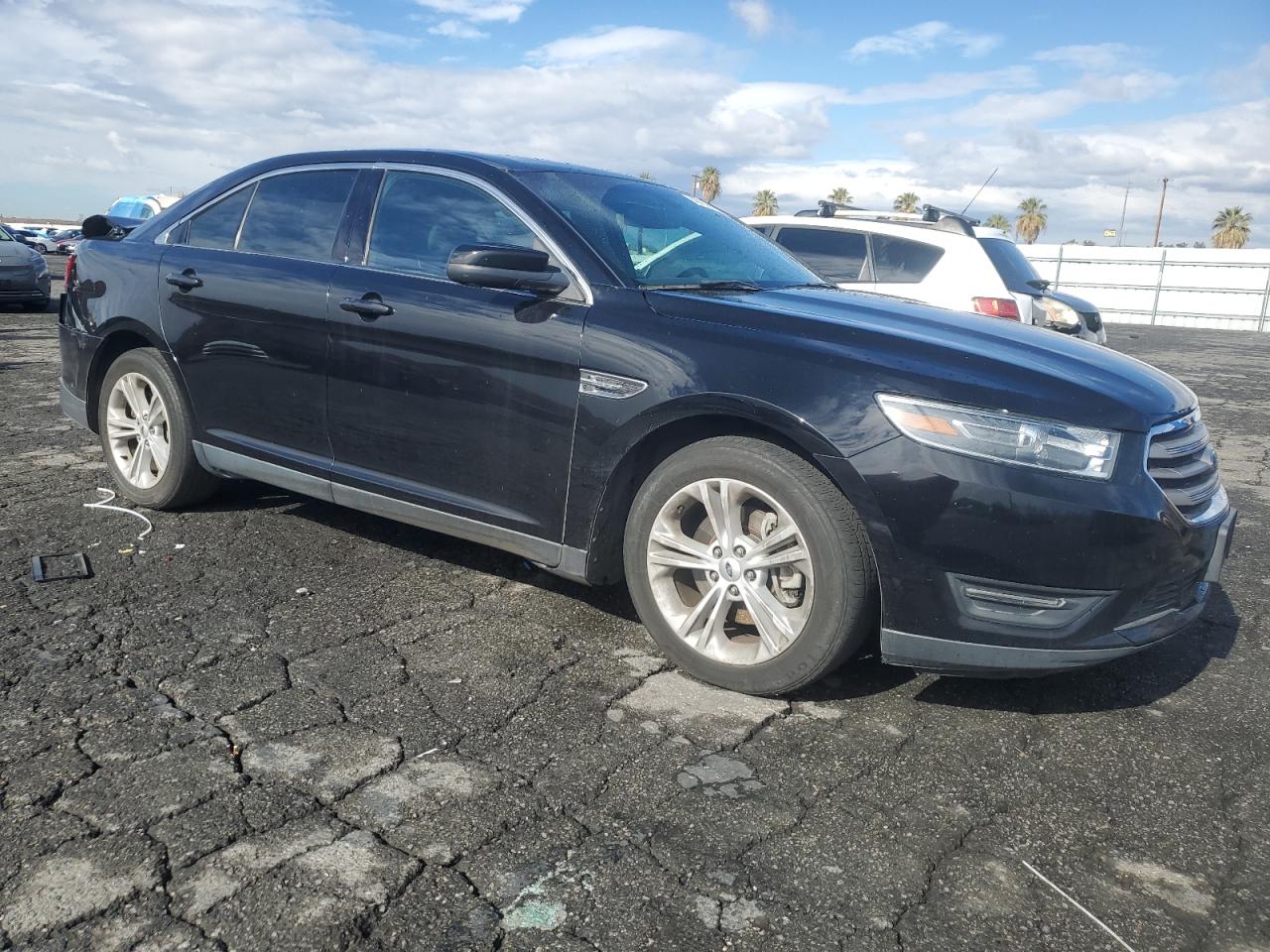 2018 Ford Taurus - Image 4