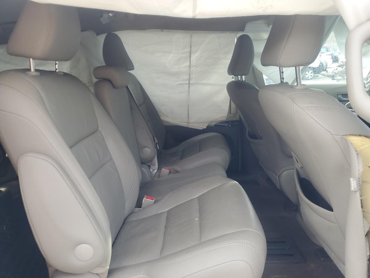 2016 Toyota Sienna - Image 11