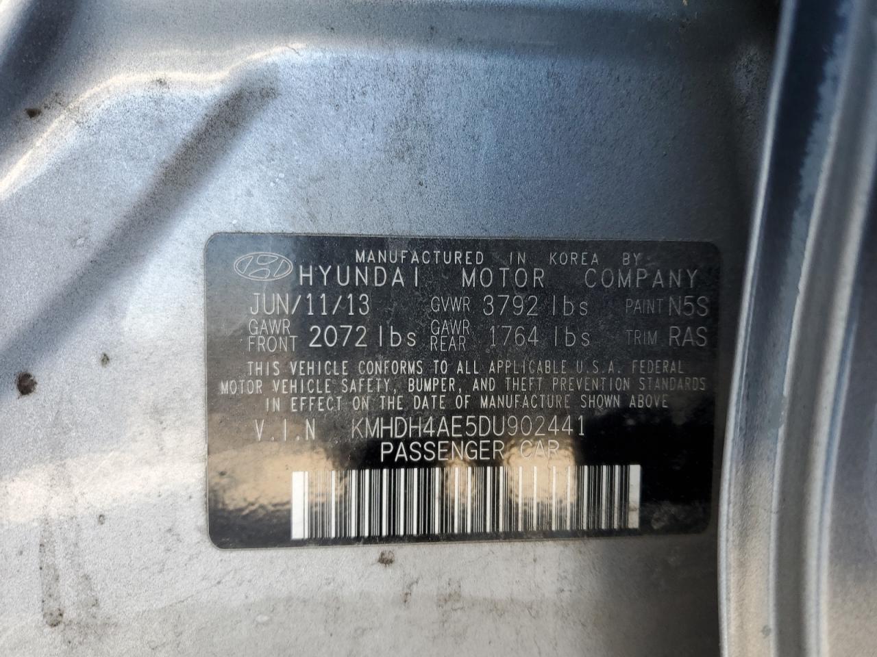 2013 Hyundai Elantra - Image 12