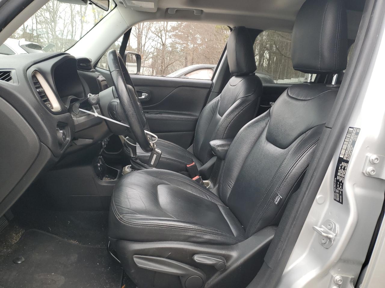 2017 Jeep Renegade - Image 7