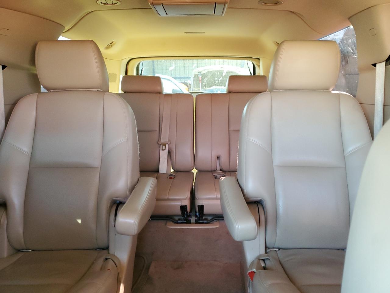 2014 Chevrolet Suburban - Image 10