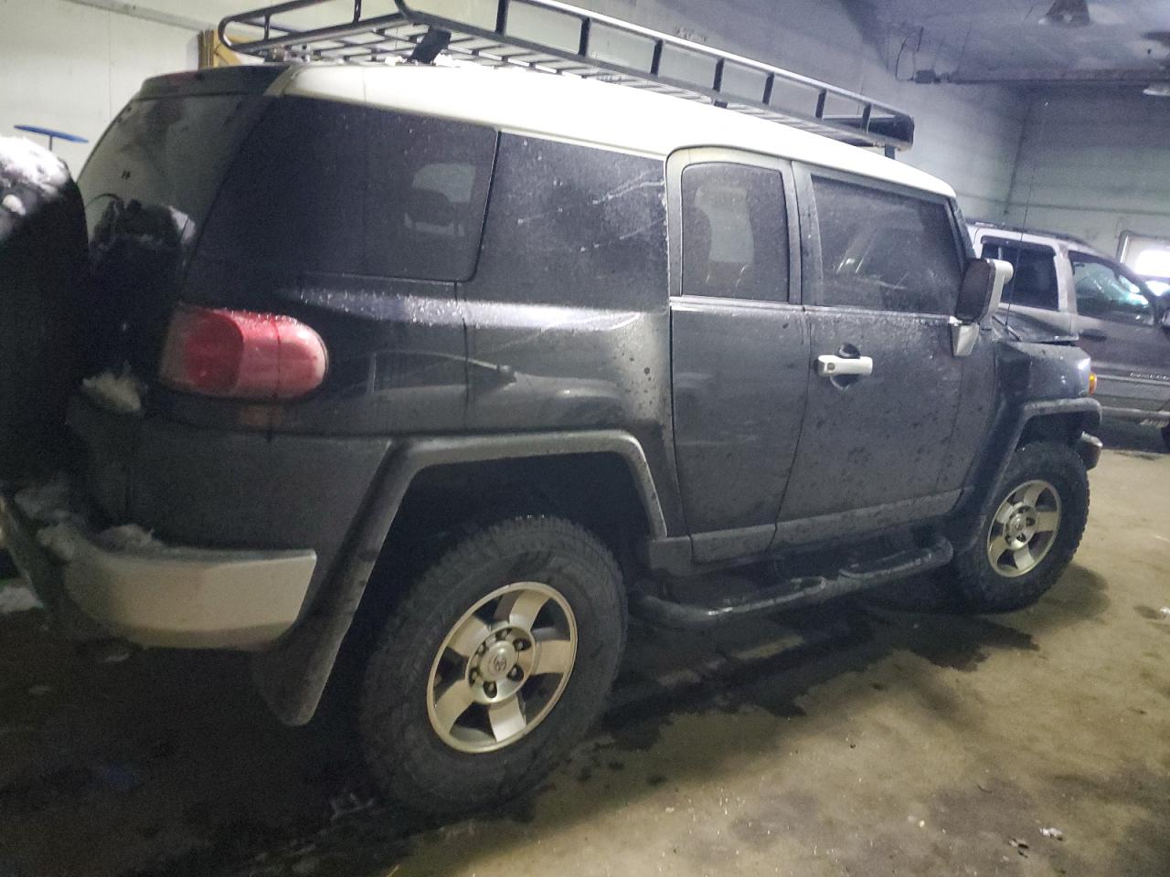 2010 Toyota FJ Cruiser - Image 3